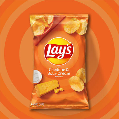 Papas fritas LAY'S® sabor cheddar y crema ácida